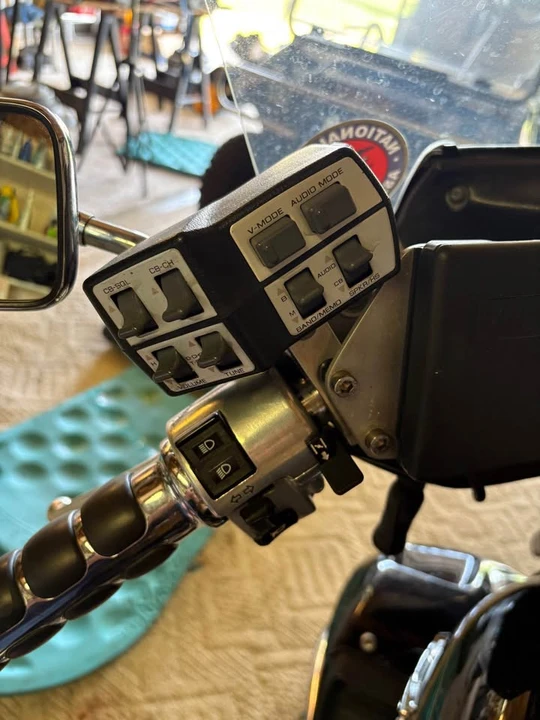 1999 Honda Gold Wing - Image 5 of 9