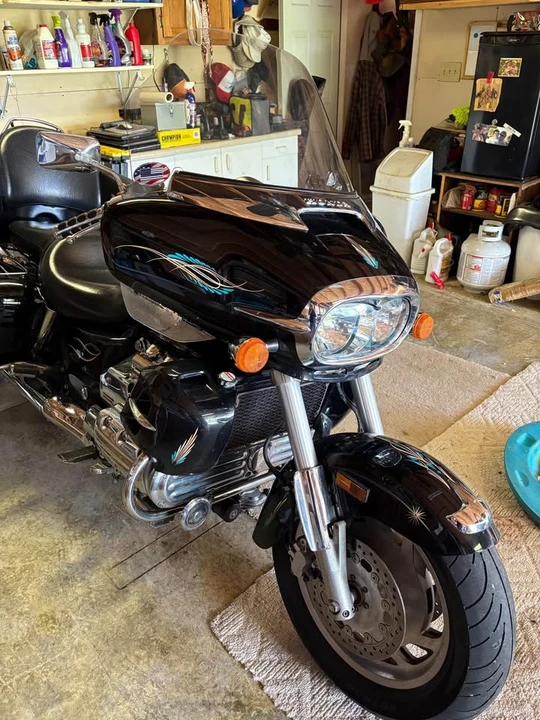 1999 Honda Gold Wing - Image 2 of 9