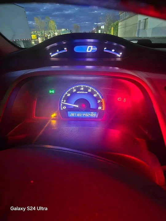2008 Honda Civic 8th Gen - Image 3 of 10
