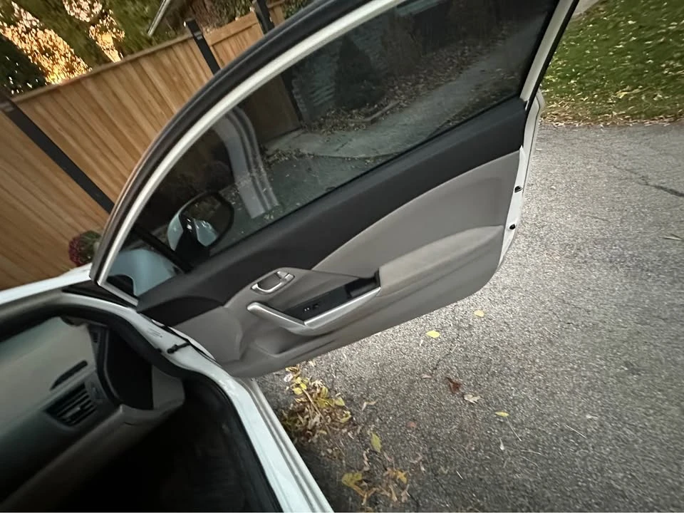 2012 Honda Civic 9th Gen - Image 9 of 11