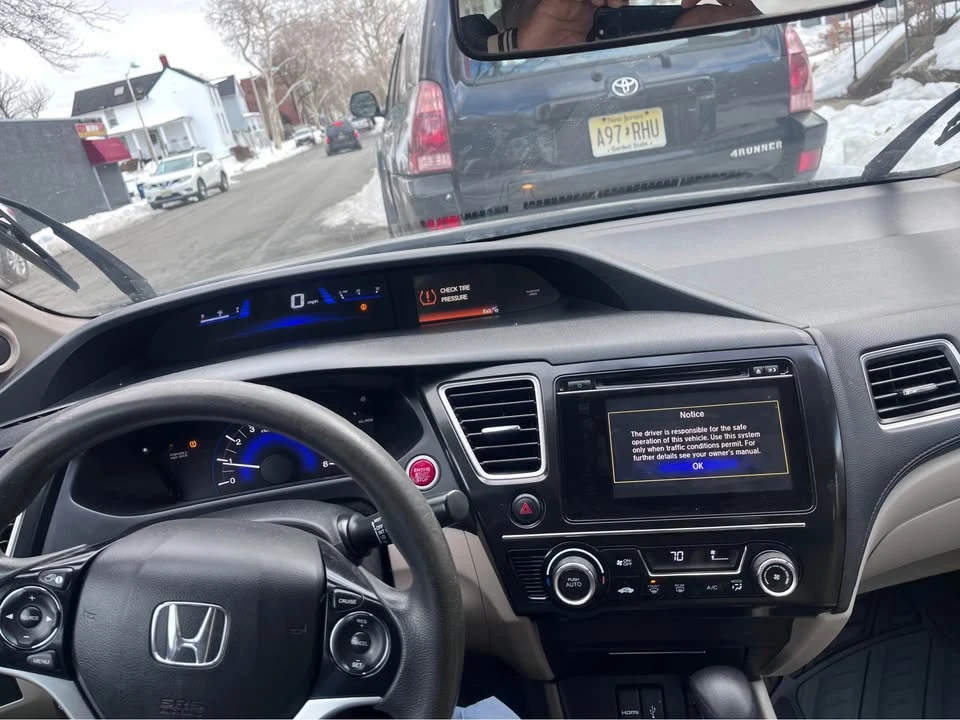 2014 Honda Civic 9th Gen - Image 6 of 10