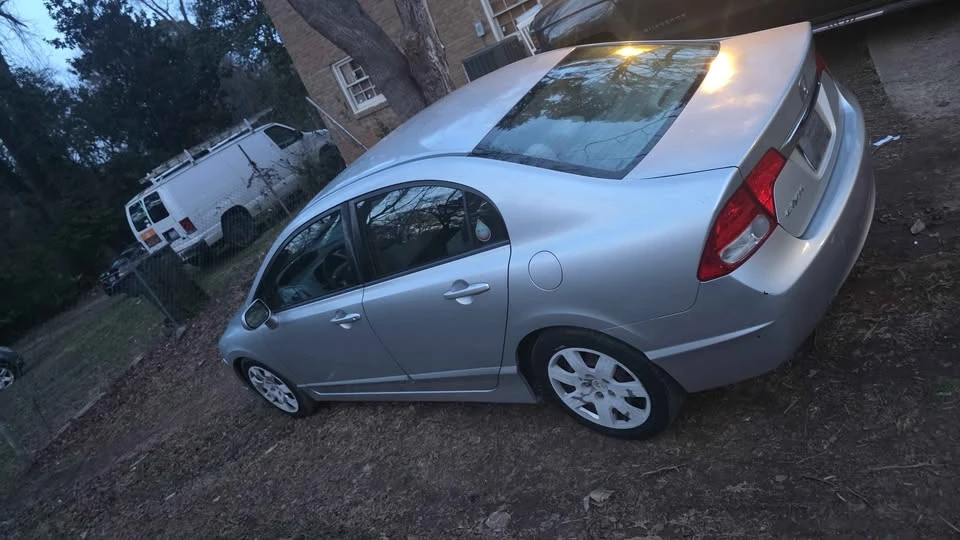 2011 Honda Civic 8th Gen - Image 6 of 7