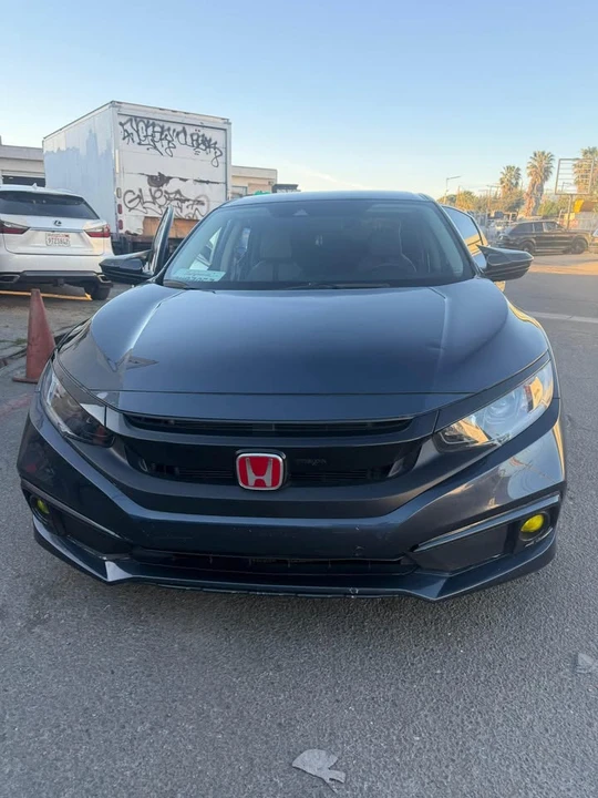 2020 Honda Civic 10th Gen - Image 2 of 6