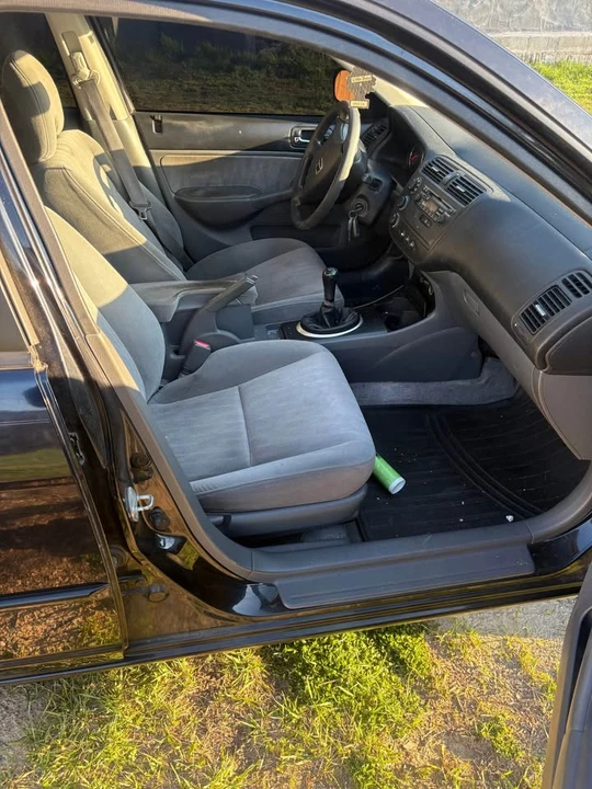 2003 Honda Civic 7th Gen - Image 3 of 9