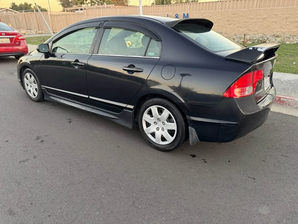 2007 Honda Civic 8th Gen - Image 2 of 8