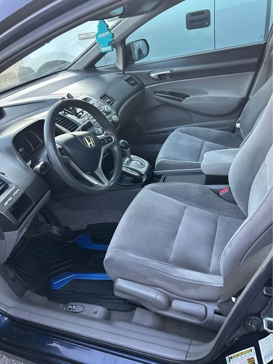 2010 Honda Civic 8th Gen - Image 3 of 8