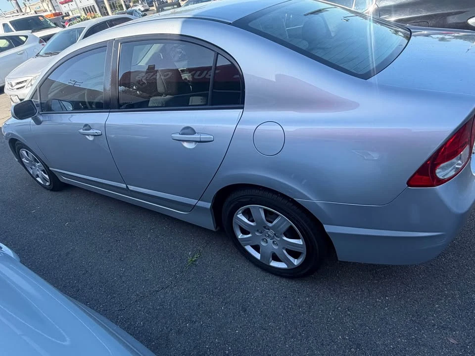 2010 Honda Civic 8th Gen - Image 3 of 8