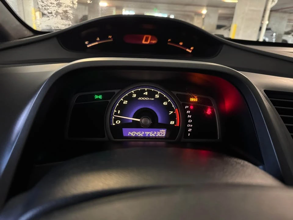 2010 Honda Civic 8th Gen - Image 6 of 7