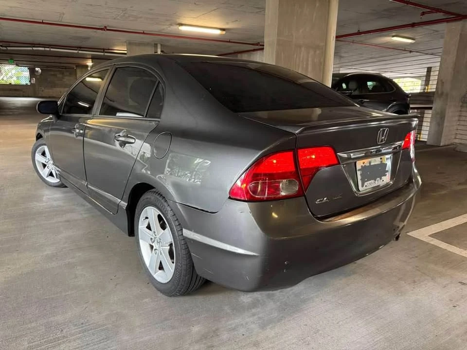 2010 Honda Civic 8th Gen - Image 3 of 7