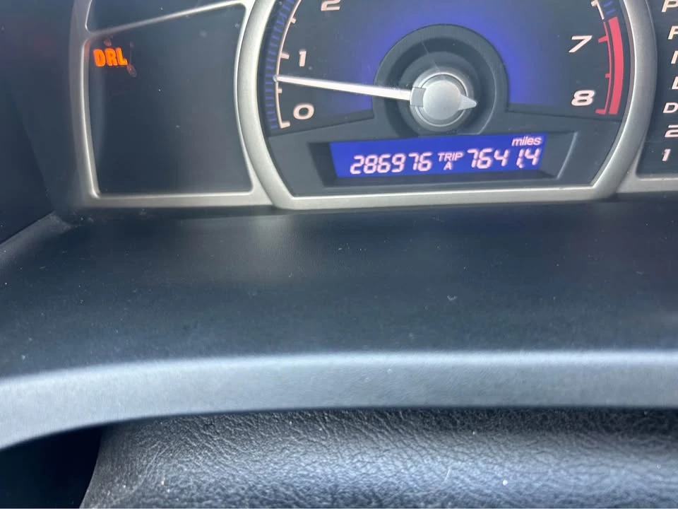 2011 Honda Civic 8th Gen - Image 3 of 3
