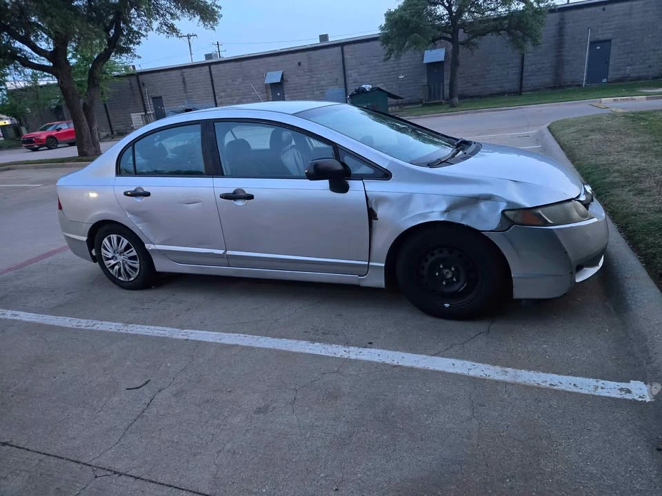 2011 Honda Civic 8th Gen - Image 3 of 3