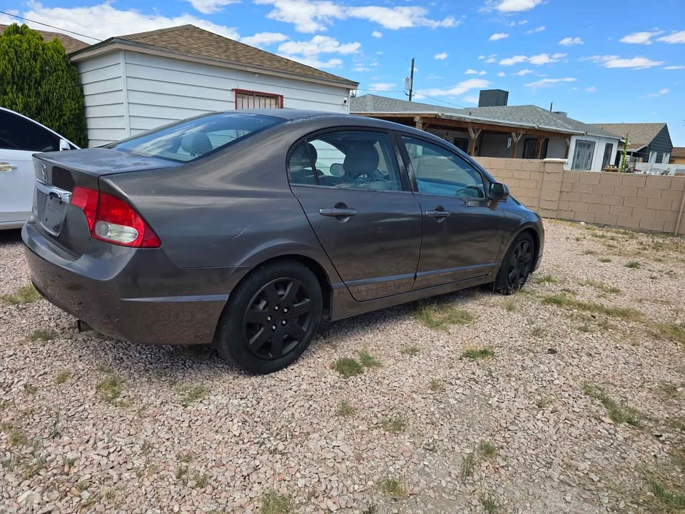 2011 Honda Civic 8th Gen - Image 2 of 10