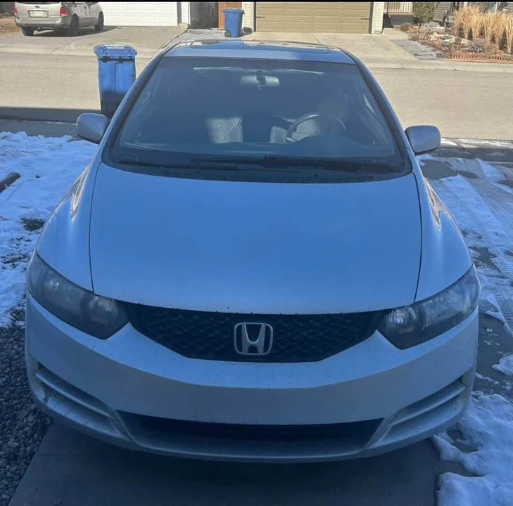 2011 Honda Civic 8th Gen - Image 2 of 8