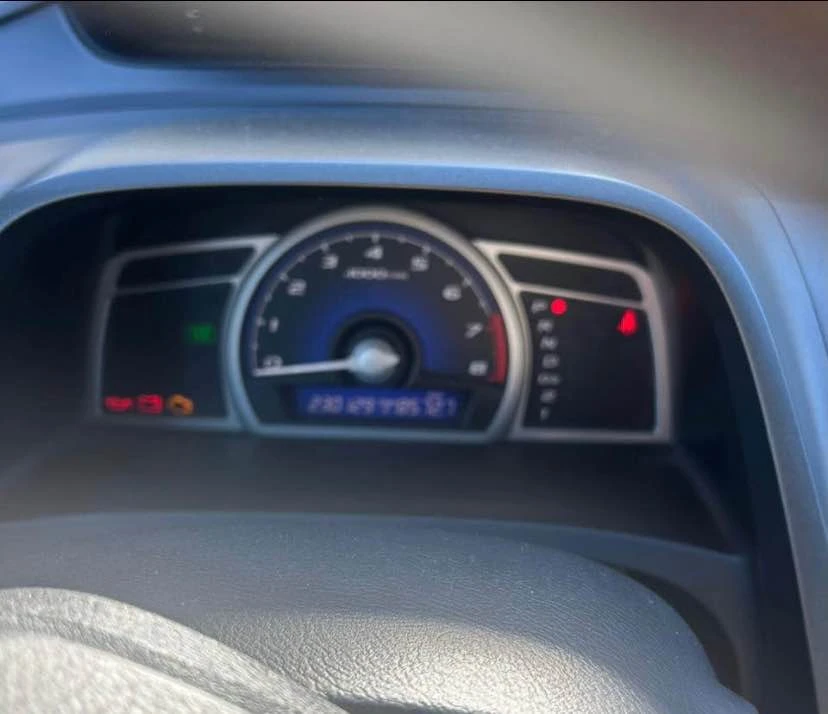 2011 Honda Civic 8th Gen - Image 6 of 8