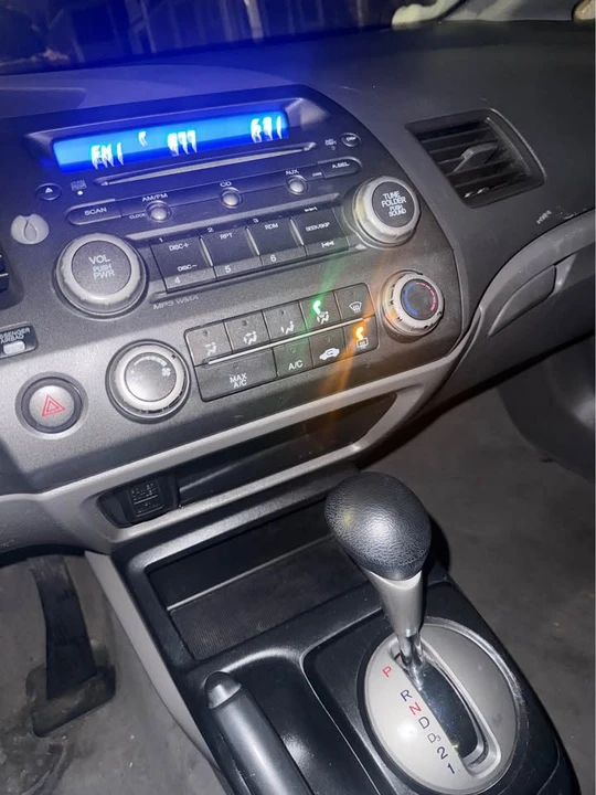 2011 Honda Civic 8th Gen - Image 4 of 5