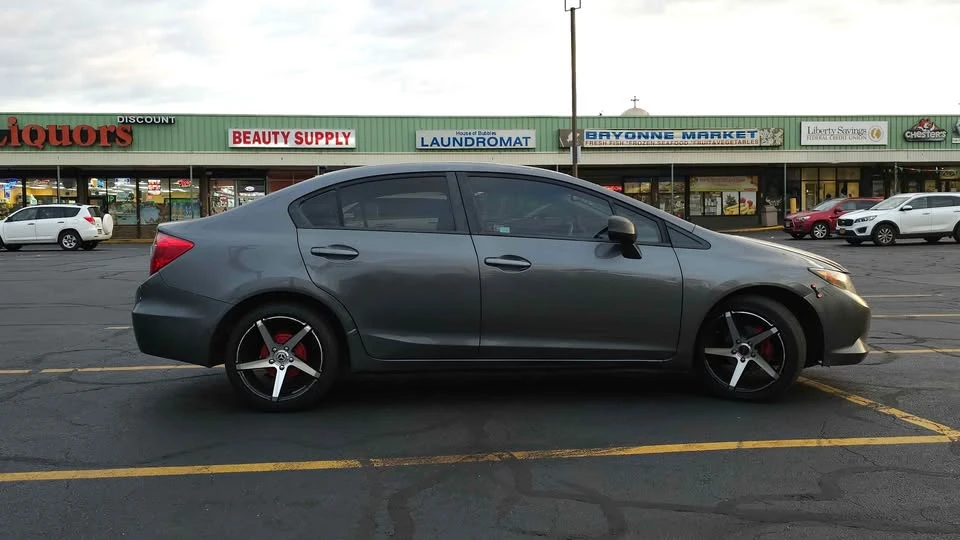 2012 Honda Civic 9th Gen - Image 2 of 8