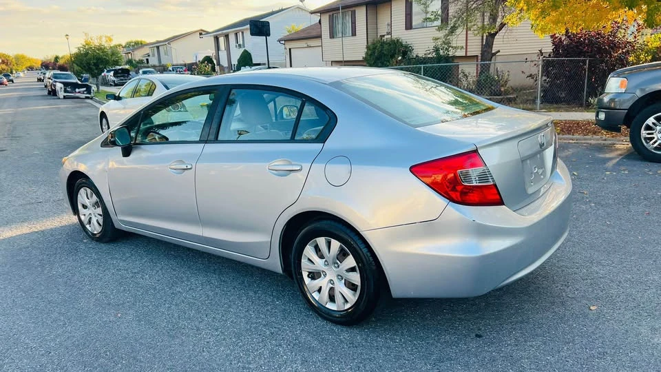 2012 Honda Civic 9th Gen - Image 2 of 10