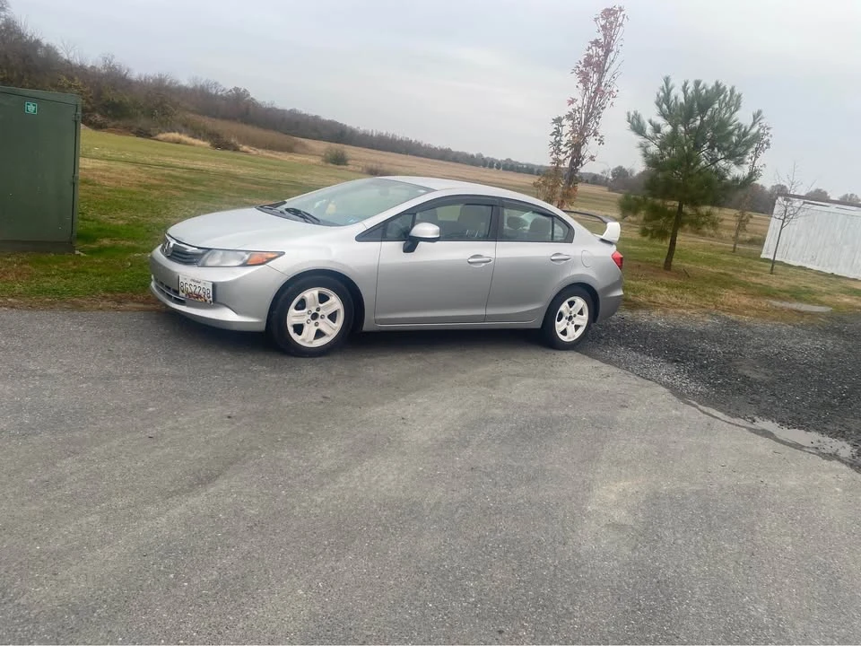 2012 Honda Civic 9th Gen - Image 2 of 7