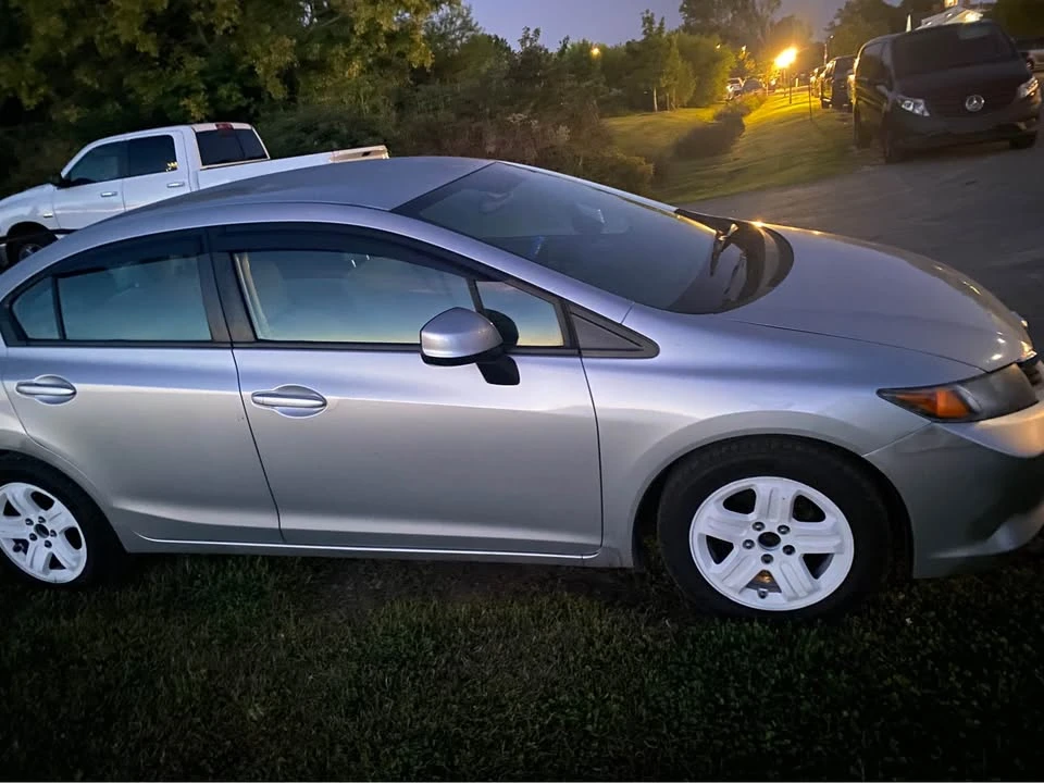 2012 Honda Civic 9th Gen - Image 4 of 7