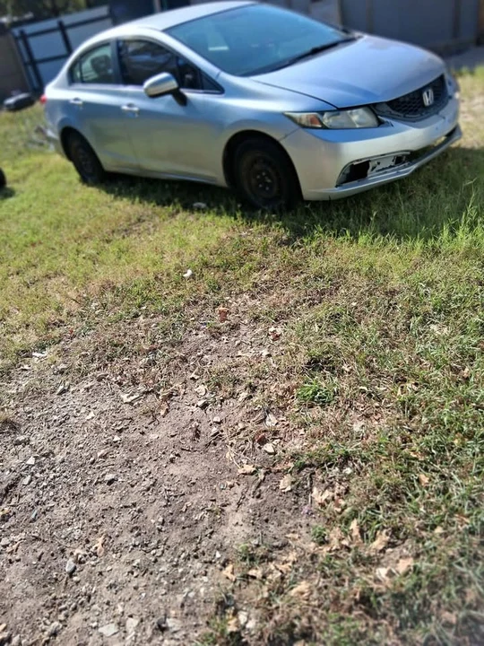 2015 Honda Civic 9th Gen - Image 2 of 4