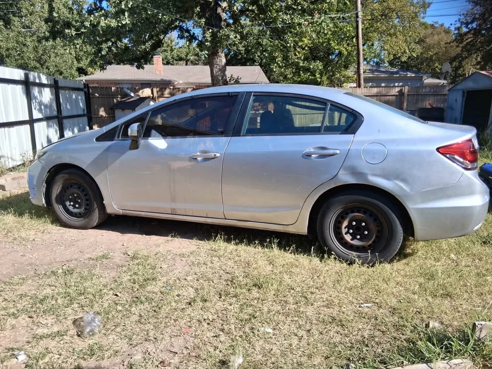 2015 Honda Civic 9th Gen - Image 3 of 4