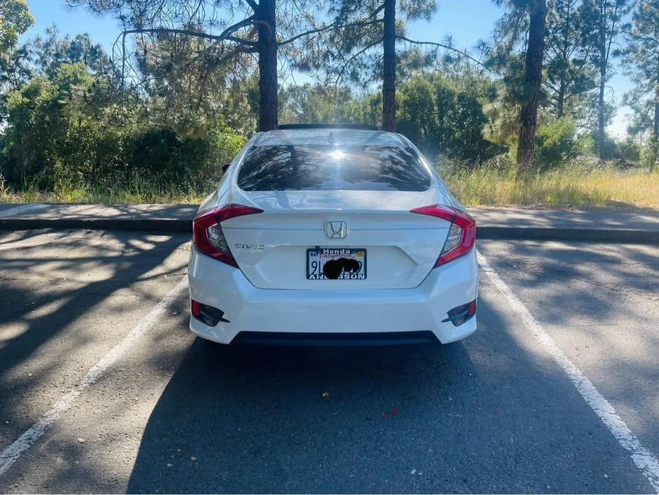 2017 Honda Civic 10th Gen - Image 3 of 4