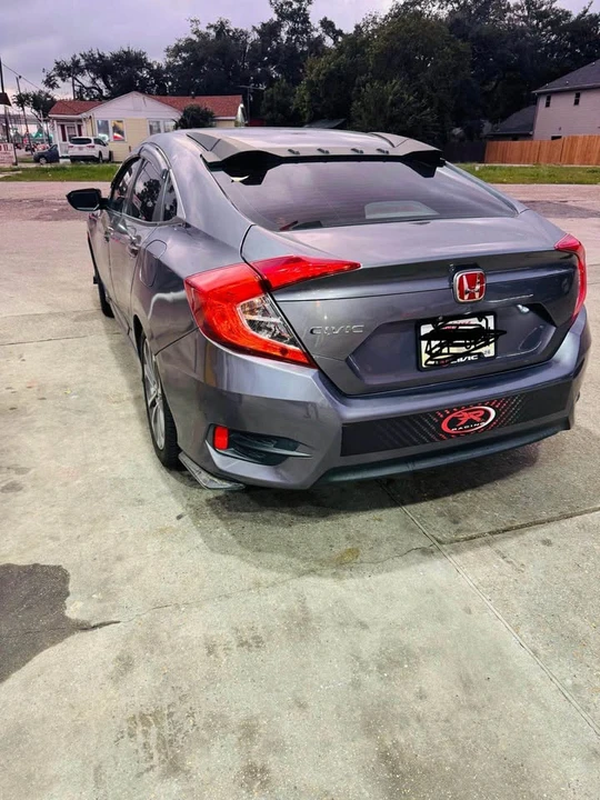 2017 Honda Civic 10th Gen - Image 4 of 4