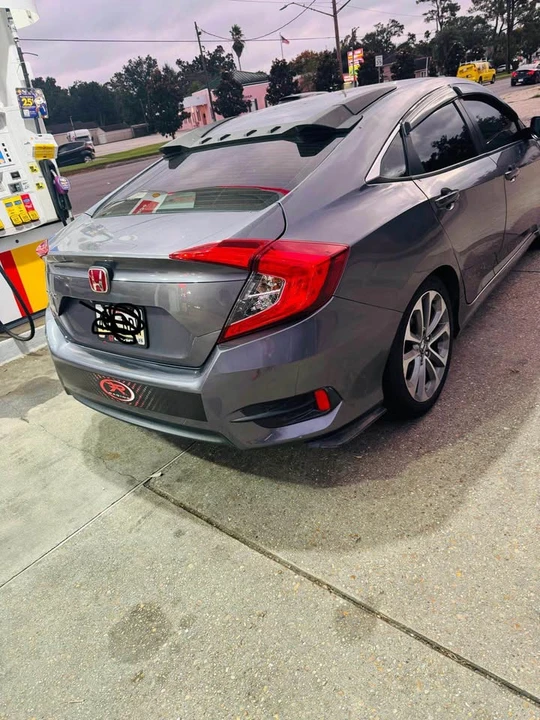 2017 Honda Civic 10th Gen - Image 3 of 4