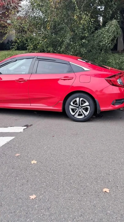 2018 Honda Civic 10th Gen - Image 5 of 5