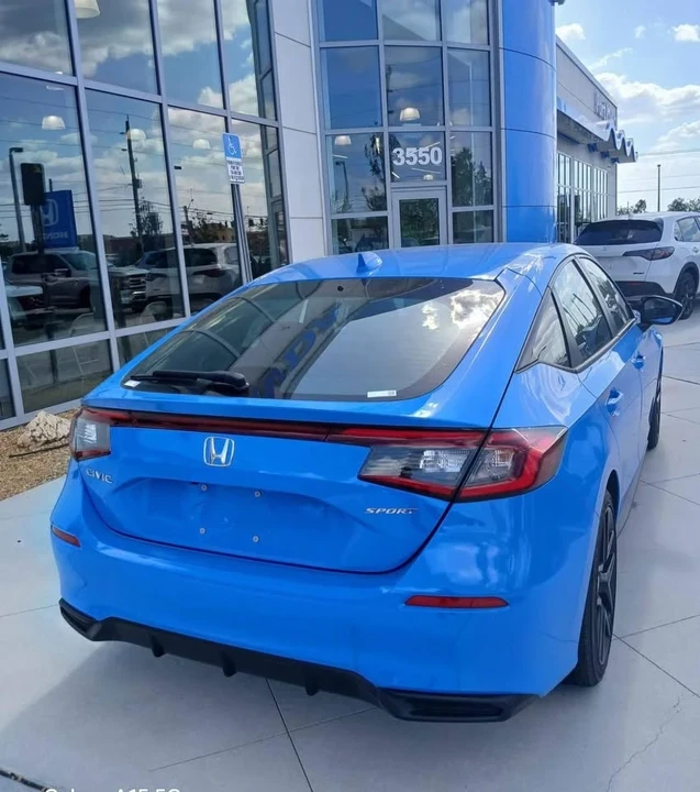 2025 Honda Civic 11th Gen - Image 2 of 7