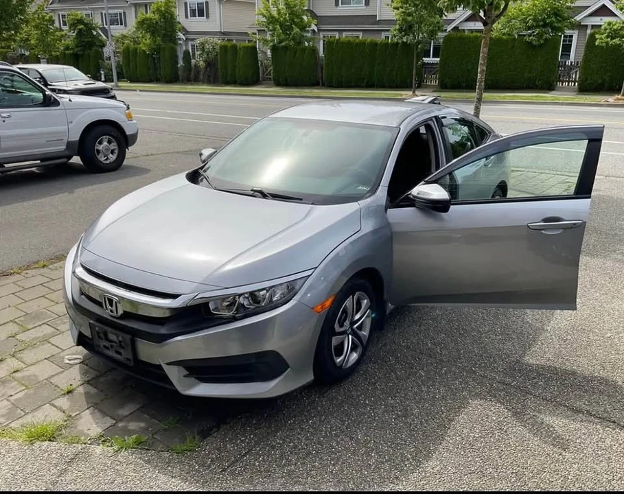 2016 Honda Civic 10th Gen - Image 3 of 9