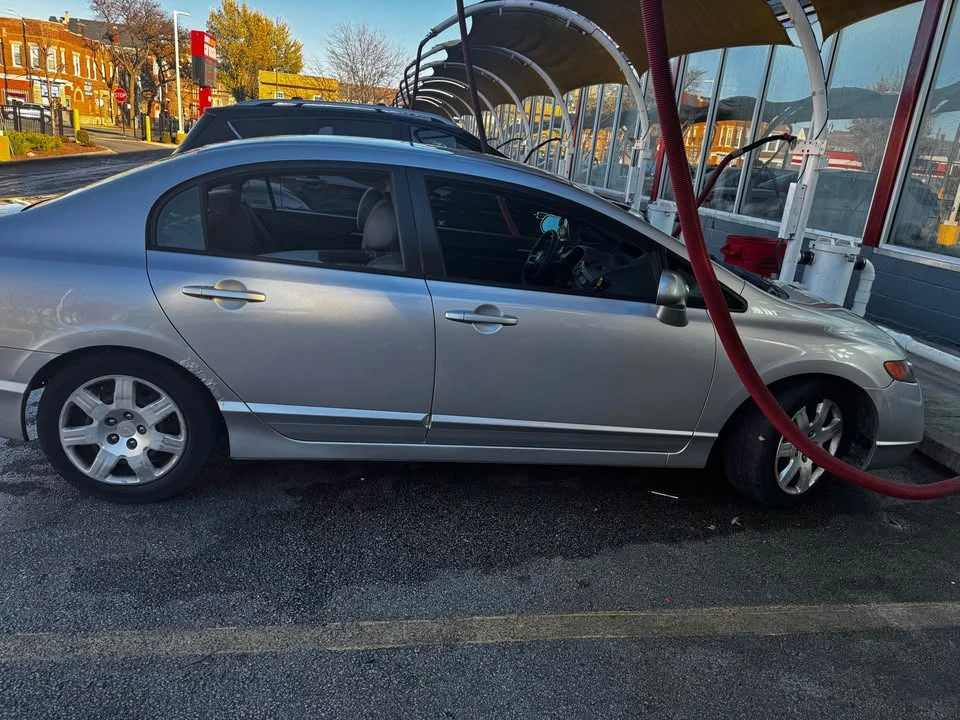 2007 Honda Civic 8th Gen - Image 2 of 7