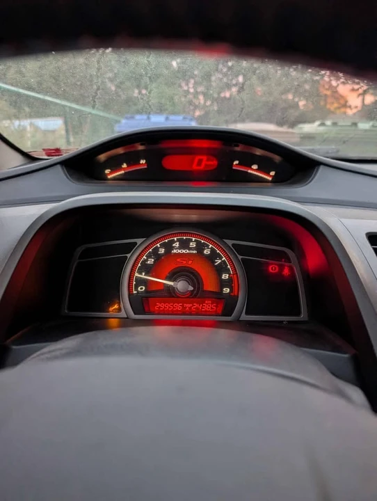 2010 Honda Civic Si 8th Gen - Image 2 of 8
