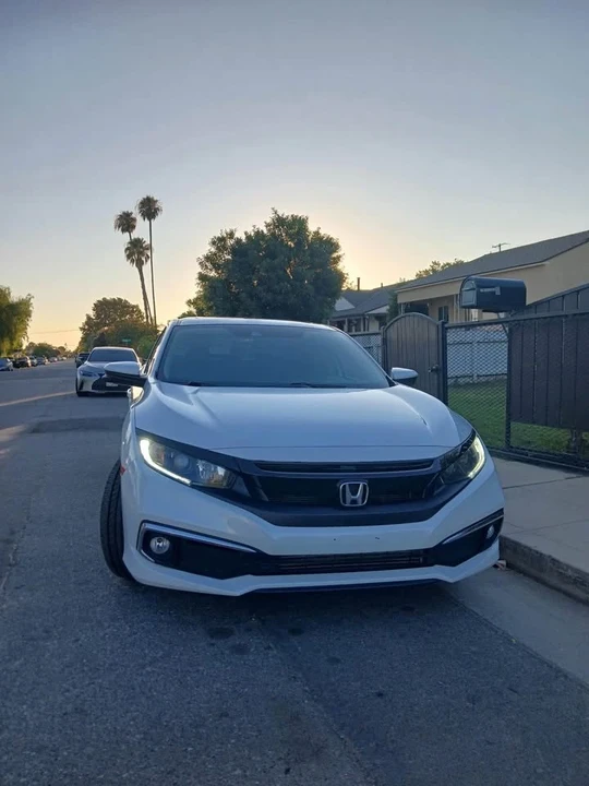 2018 Honda Civic 10th Gen - Image 2 of 6