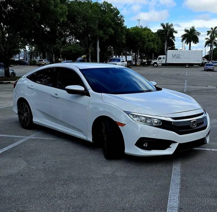 2020 Honda Civic 10th Gen - Image 2 of 6