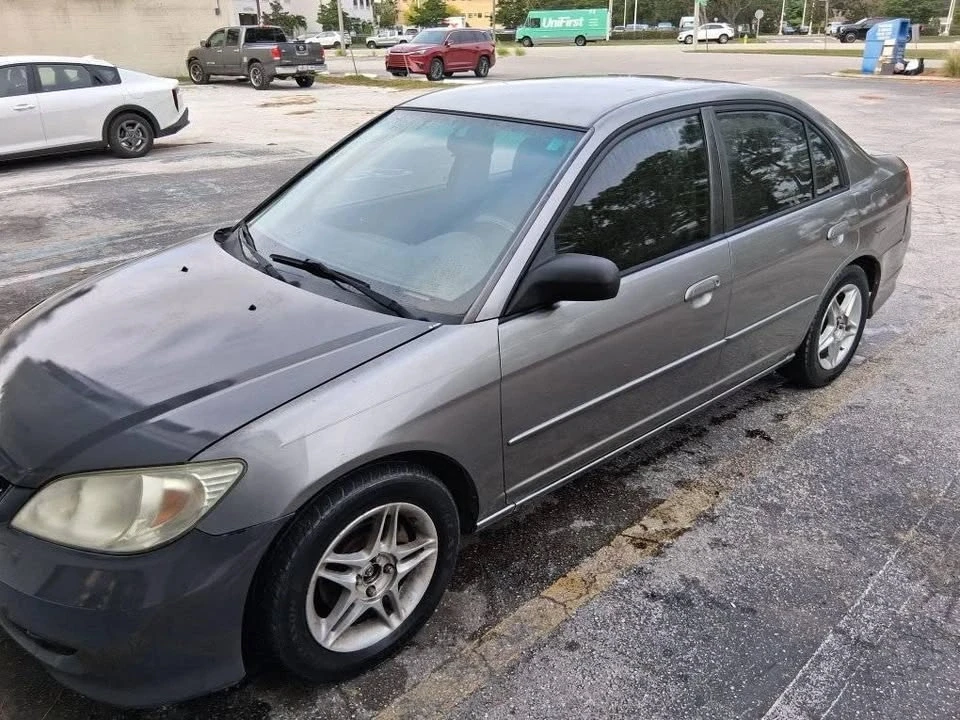 2005 Honda Civic 7th Gen - Image 2 of 4
