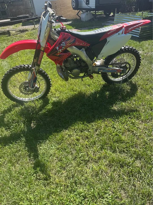 Honda CR - Image 3 of 3