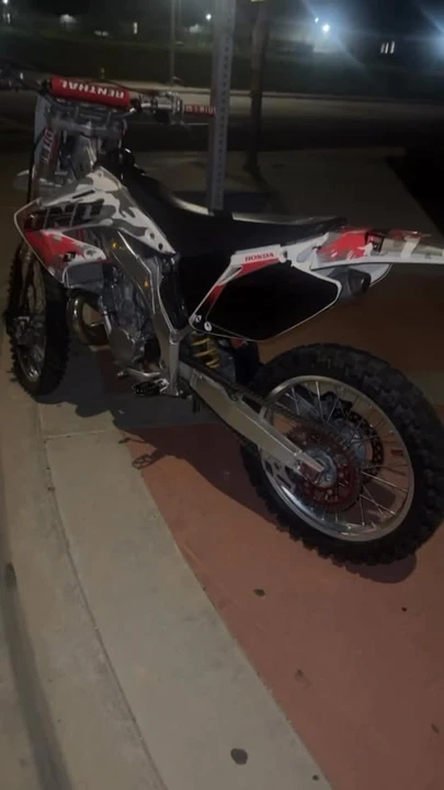 2003 Honda CR - Image 5 of 5
