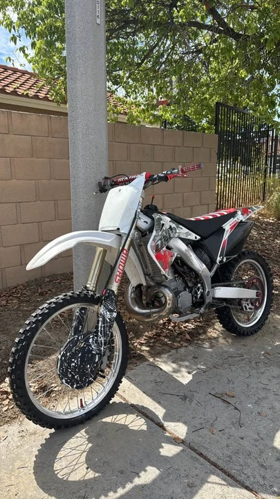 2003 Honda CR - Image 4 of 5