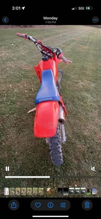Honda CR - Image 3 of 4