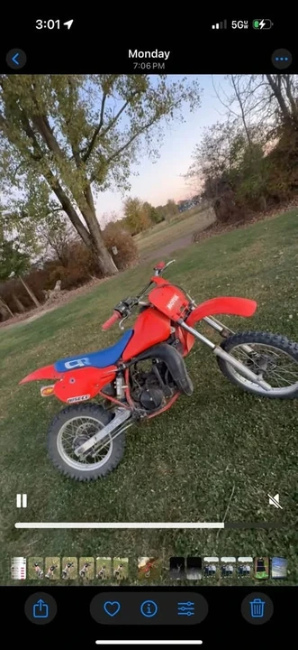 Honda CR - Image 4 of 4