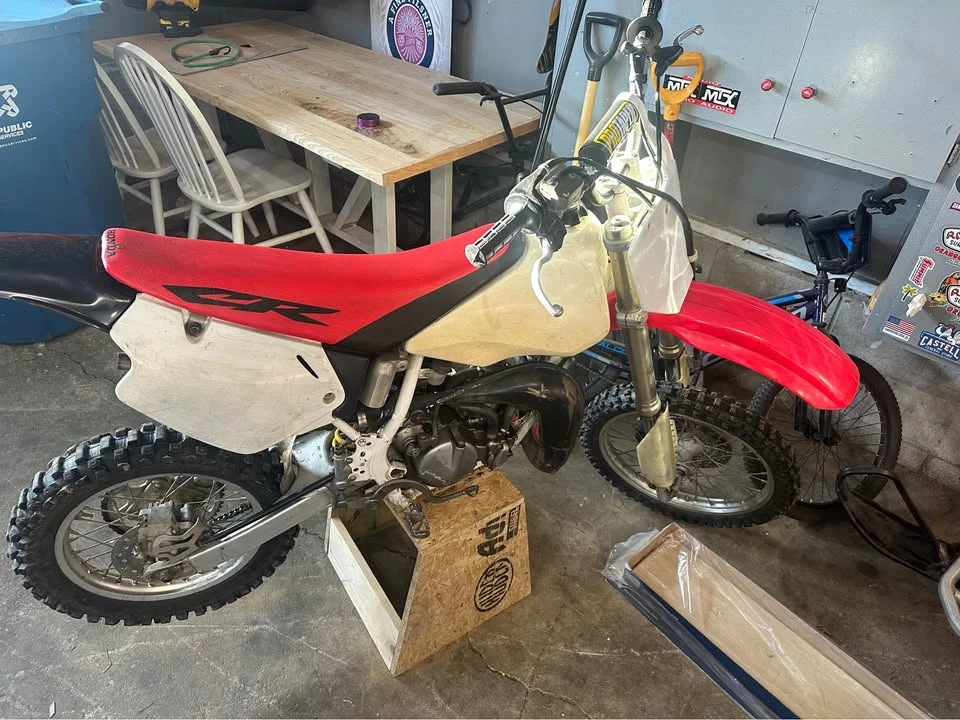 1997 Honda CR - Image 2 of 2