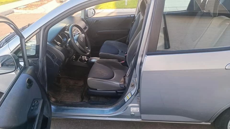 Honda Fit - Image 9 of 12