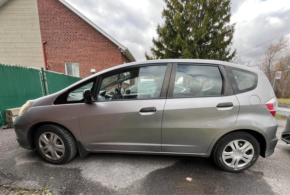 2009 Honda Fit - Image 2 of 10