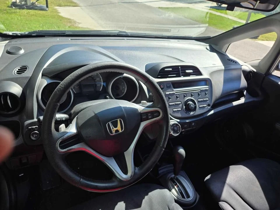 2009 Honda Fit - Image 5 of 9