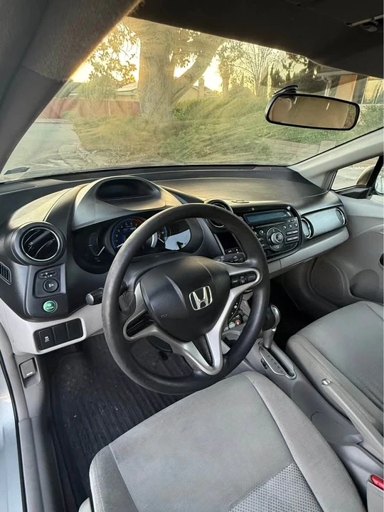2011 Honda Insight 2nd Gen - Image 2 of 5