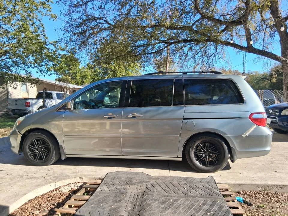 Honda Odyssey - Image 4 of 4