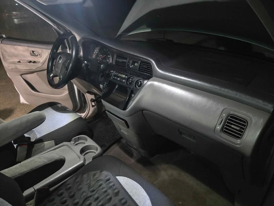 2003 Honda Odyssey - Image 9 of 10