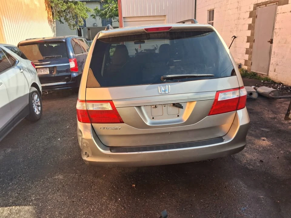 2009 Honda Odyssey - Image 3 of 7