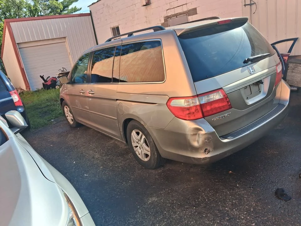 2009 Honda Odyssey - Image 2 of 7
